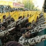 Hisbollah-Kämpfer beim Salut