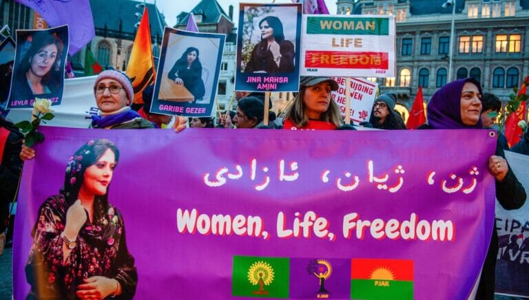 Solidaritätsdemonstration in Amsterdam am Internationalen Frauentag