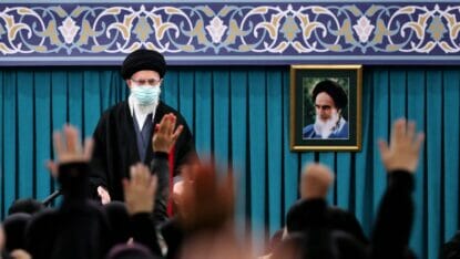 Khamenei bei seiner Rede einen Tag nach dem Treffen mit den Revolutionsgarden-Kommandeuren