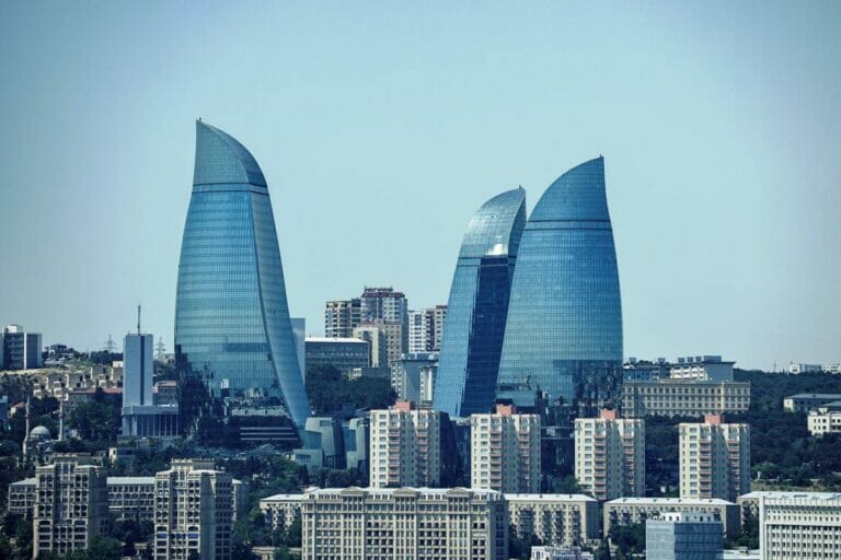 Die aserbeidschanische Hauptstadt Baku. Der Iran versucht verstärkt, im Kaukasus Fuss zu fassen. (© imago images/HochZwei)
