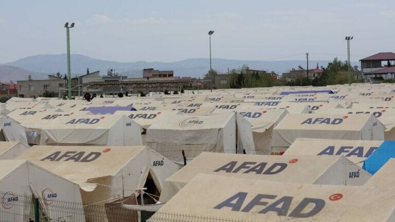 Zeltstadt für die türkischen Erdbebenopfer in Gaziantep