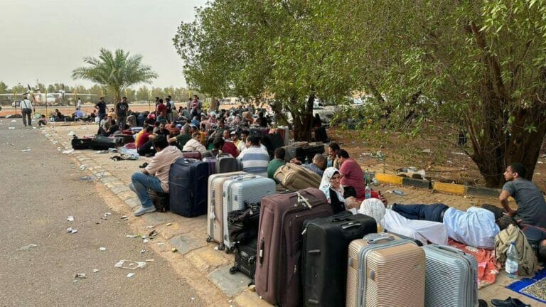 Flüchtlinge im Sudan warten auf Evakuierung