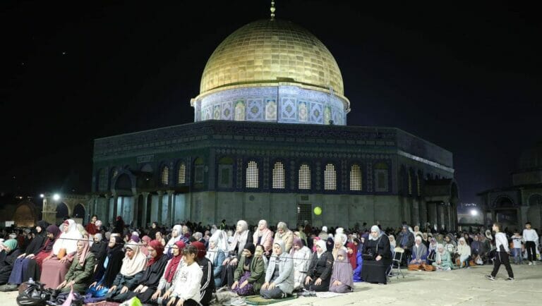 Status quo: Muslime während der Ramadan beten auf dem Tempelberg in Jerusalem