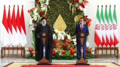 Irans Präsident Ebrahim Raisi zu Besuch bei seinem indonesischen Amtskollegen Joko Widodo