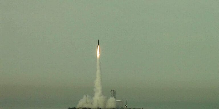 Eine Rakete des israelischen Arror-3-Abwehrsystems, das Deutschland anschaffen will. (© imago images/Xinhua)