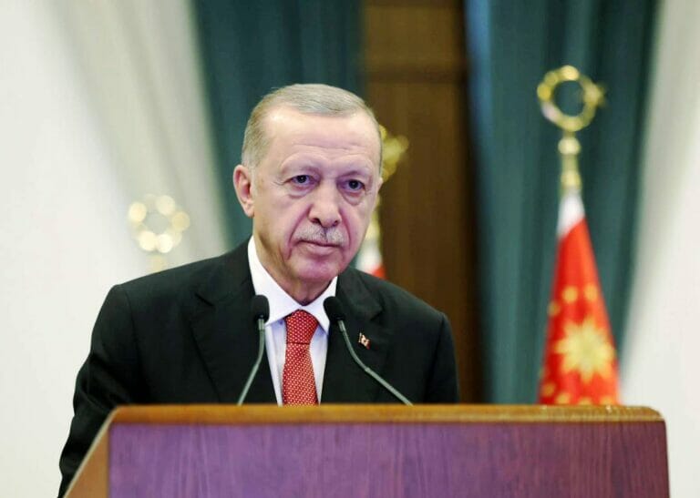 Hat sich wieder einmal als Überlebenskünstler erwiesen: der türkische Präsident Erdoğan. (© imago images/APAimages)