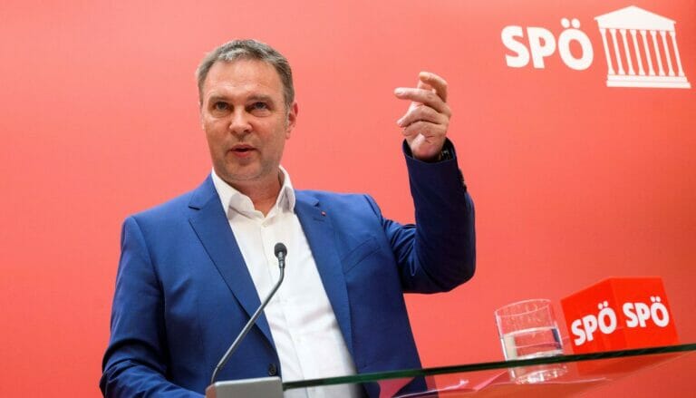 Der neue SPÖ-Chef Andreas Babler nennt Alexandria Ocasio-Cortez sein politisches Vorbild