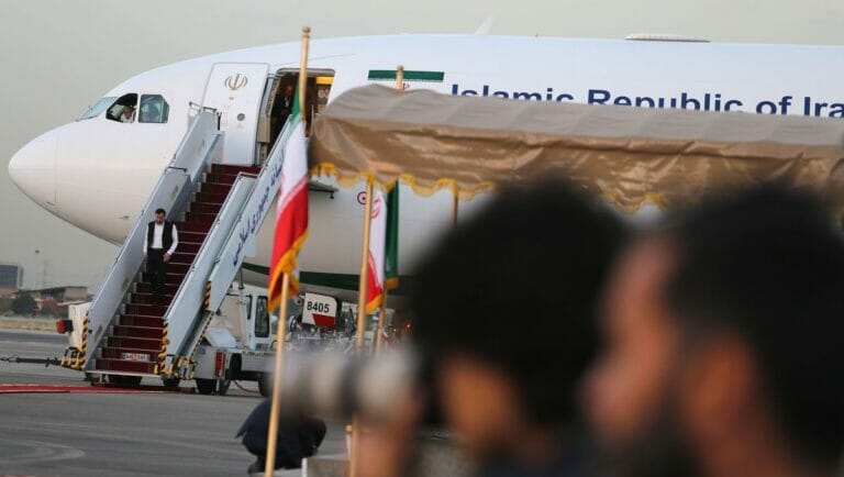 Irans Präsident wird vor seiner Südamerika-Reise in Teheran verabschiedet