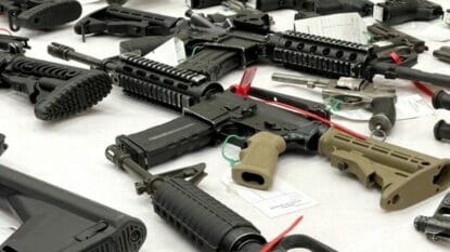 Von der israelischen Polizei konfiszierte illegale Waffen aus Jordanien