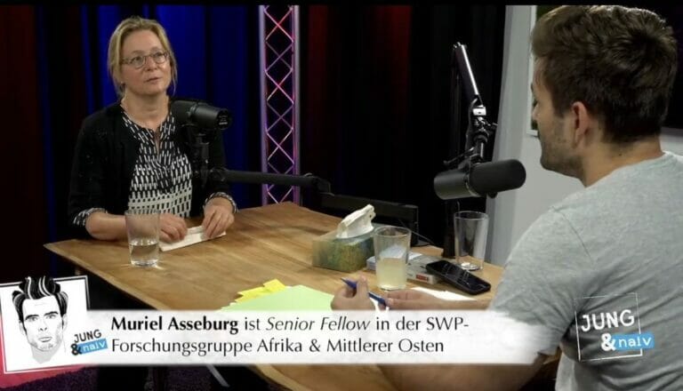 Muriel Asseburg verteidigt bei Tilo Jung das Recht der Hamas auf Angriffe aus israelische Soldaten