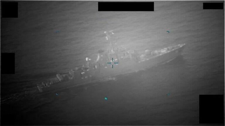 Iranische Marine versucht Öltanker im Persischen Golf aufzubringen (Quelle: NAVCENT Public Affairs)