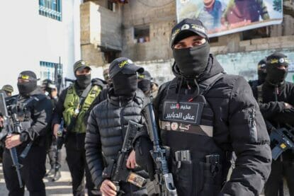 Mitglieder des islamischen Dschihad in Jenin. Von den Bedrohungen des Landes und palästinensischen Terror will auch das neues Pamphlet gegen Israel nichts wissen. (© imago images/APAimages)