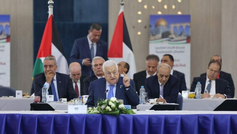 Präsident der Palästinensischen Autonomiebehörde, Mahmoud Abbas entlässt fast alle seiner Gouverneure