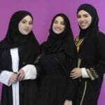 Islamistische Influencerinnen versuchen, Abaya im Westen hip zu machen