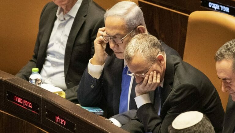 Wollen Israel Premier Netanjahu und Justizminister Levin die Justizreform für ein Jahr auf Eis legen?