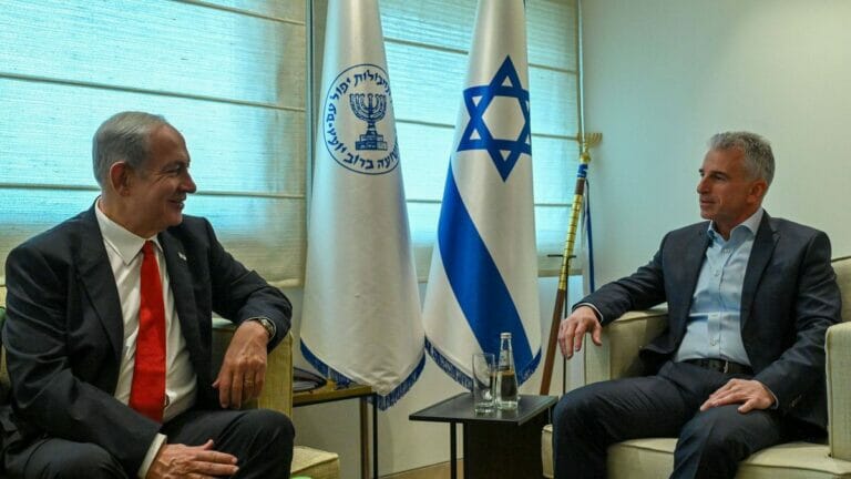 Mossad-Chef David Barnea mit Israels Ministerpräsident Benjamin Netanjahu