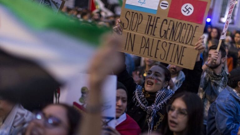 Antisemitische Demonstration in Spanien gegen Israels Kampf gegen den Hamas-Terror
