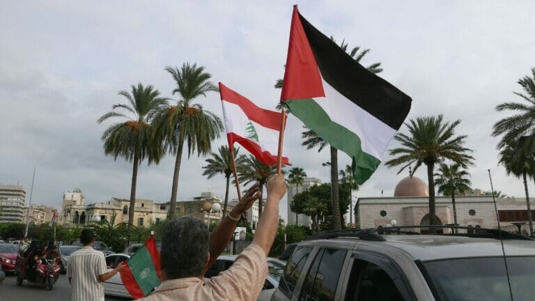 Terrorsympathisanten im Libanon feiern den Hamas-Angriff auf Israel