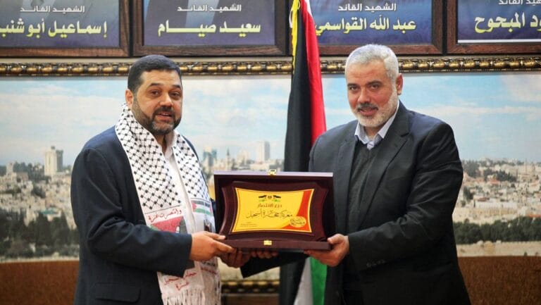 Politbüro-Mitglied Osama Hamdan mit Hamas-führer Ismail Haniyeh