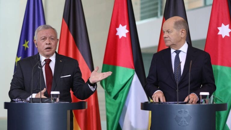 Flüchtlinge waren auch Thema: Jordaniens König Abdullah II. beim deutschen Bundeskanzler Olaf Scholz