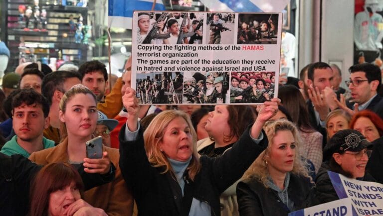 Demonstration in New York gegen den antiisraelischen Terror und die Propaganda der Hamas