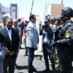 Ägyptens Präsident al-Sisi mit Sicherheitskräften in der Stadt Salloum