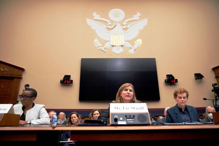 Die drei Uni-Präsidentinnen bei der als skandalös empfundenen Anhörung. (© imago images/USA TODAY Network)