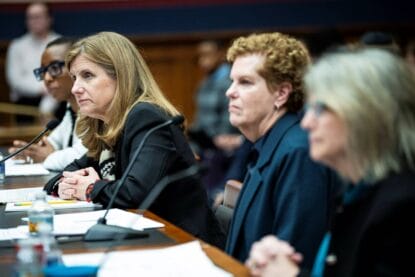 Aufruf zum Judenmord sei »vom Kontext abhängig«. Die Universitätspräsidentinnen (von links:) Claudine Gay, Liz Magill und Sally Kornbluth. (© imago images/Sipa USA)