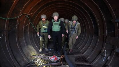 Israels Verteidigungsminister Gallant inspiziert den entdeckten Terror-Tunnel der Hamas