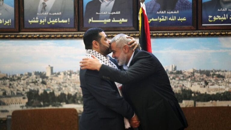 Politbüro-Mitglied Osama Hamdan mit Hamas-Führer Ismail Haniyeh