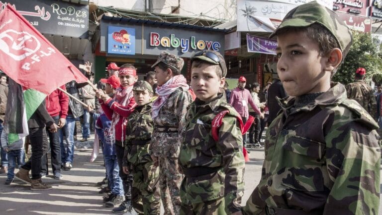 Nicht nur Fatah und Hamas, auch Terrorgruppen wie die PFLP trainieren Kindersoldaten