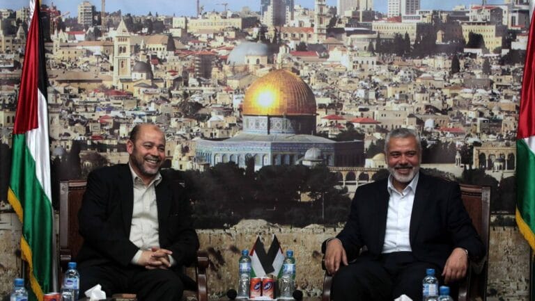 Erwartet man nicht auf der Liste der Milliardäre: Hamas-Funktionäre Musa Abu Marzouk und Ismail Haniyeh