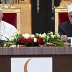 Der Scheich der al-Azhar Universität, Ahmad al-Tayyeb, mit Papst Franziskus auf einer Konferenz in Bahrain