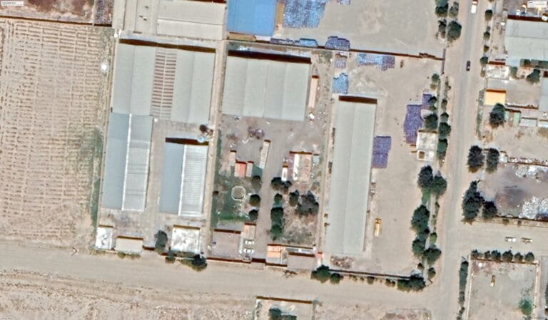 Für die Uranpartikel, die in diesem unscheinbaren Lagergelände in Turquzabad (hier im Juni 2018) gefunden wurden, will das iranische Regime keine Erklärungen vorlegen. (Quelle: Google Earth)