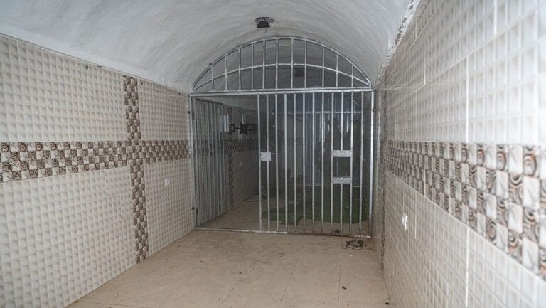 Hamas-Tunnel in Khan Yunis, in dem israelische Geiseln gefangen gehalten wurden