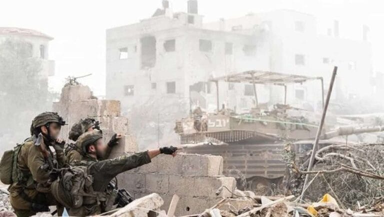 Israelische Truppen bei ihrem Anti-Hamas-Einsatz in Khan Yunis