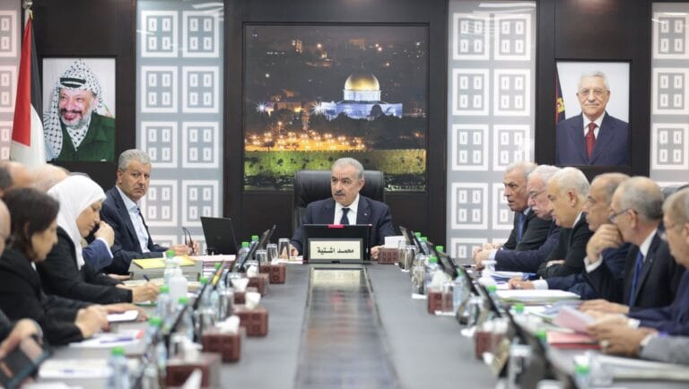 PA-Premier Shtayyeh bei einer Sitzung der Palästinensischen Autonomiebehörde