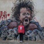 Wandgemälde in Homs erinnert an die Erdebenkatstrophe in Syrien vor einem Jahr