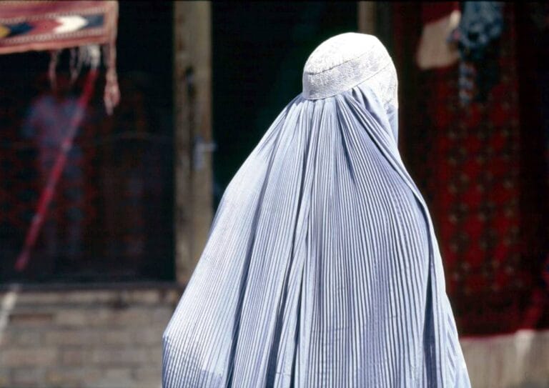 Die Taliban unterdrücken die Frauen wieder, wie sie es immer gemacht haben. (© imago images/Newscom World)