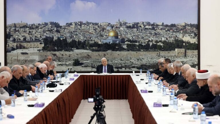 Abbas bei einer Sitzung der die Palästinensische Autonomiebehörde regierenden Fatah-Fraktion
