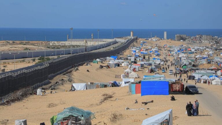 Palästinensische Flüchtlinge an Gazas Grenze zu Ägypten