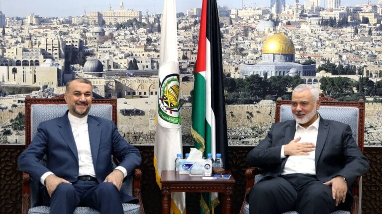 Soll UNRWA-Lehrer gewesen sein: Hamas-Chef Haniyeh mit Irans Außenminister Amir Abdollahian