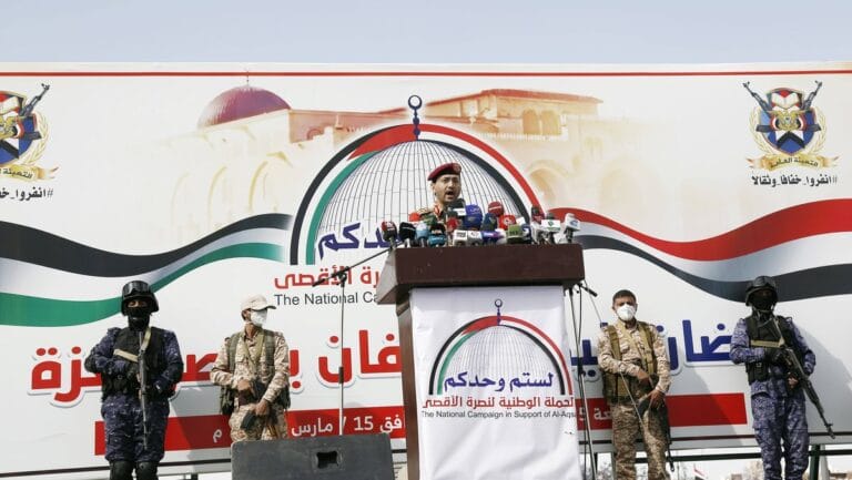 Der Militärsprecher der Huthi, Yahya Sarea, bei einer Ansprache in der jemenitischen Hauptstadt Sanaa