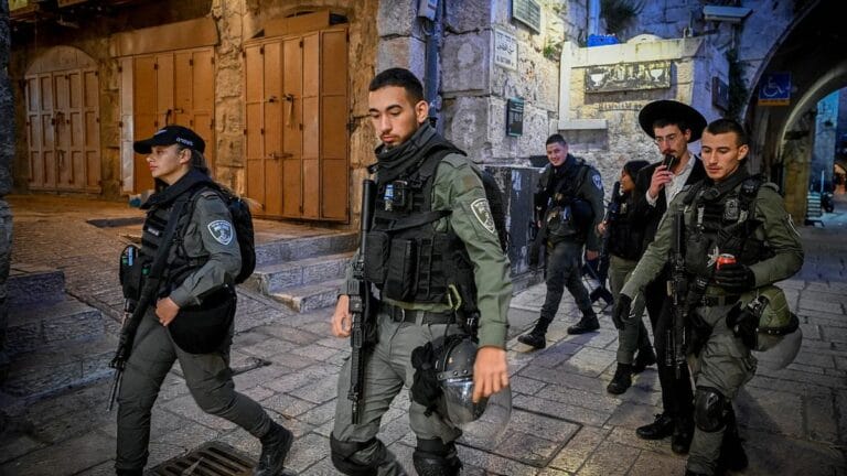 Israelische Grenzpolizei auf Patrouille in der Altstadt von Jerusalem während des Ramadans