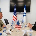 Israels Verteidigungsminister Gallant mit US-CENTCOM-Kommandeur Kurilla vor dem iranischen Angriff