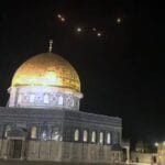 Israelische Luftabwehr fängt iranische Raketen über dem Felsendom in Jerusalem ab