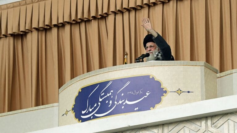 Irans Khamenei: Laut tagesschau.de ein alternder Theologe bei der Rettung seines Lebenswerks