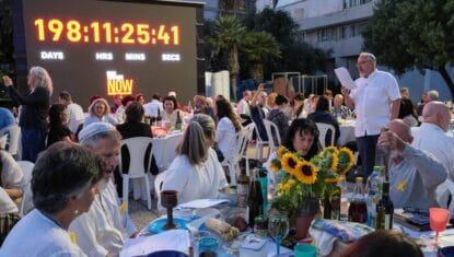 Israel: Pessach-Seder auf dem »Platz der Geiseln« in Tel Aviv