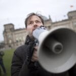 Glaubt, Deutschland und Österreich hätten Kritik an Israel verboten: Wiener-Festwochen-Intendant Milo Rau